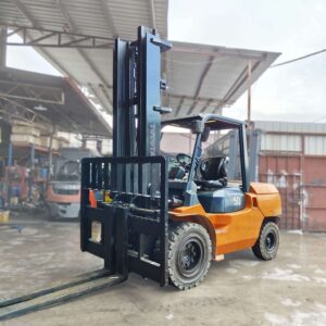 Pre-Owned Toyota 8FD50 Forklift Malaysia – 5 Ton Diesel Lift Truck