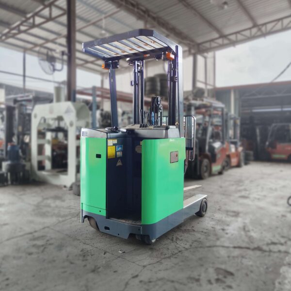 B30 Toyota 7FBR14 Electric Reach Truck | 1.5 Ton Capacity - Image 3
